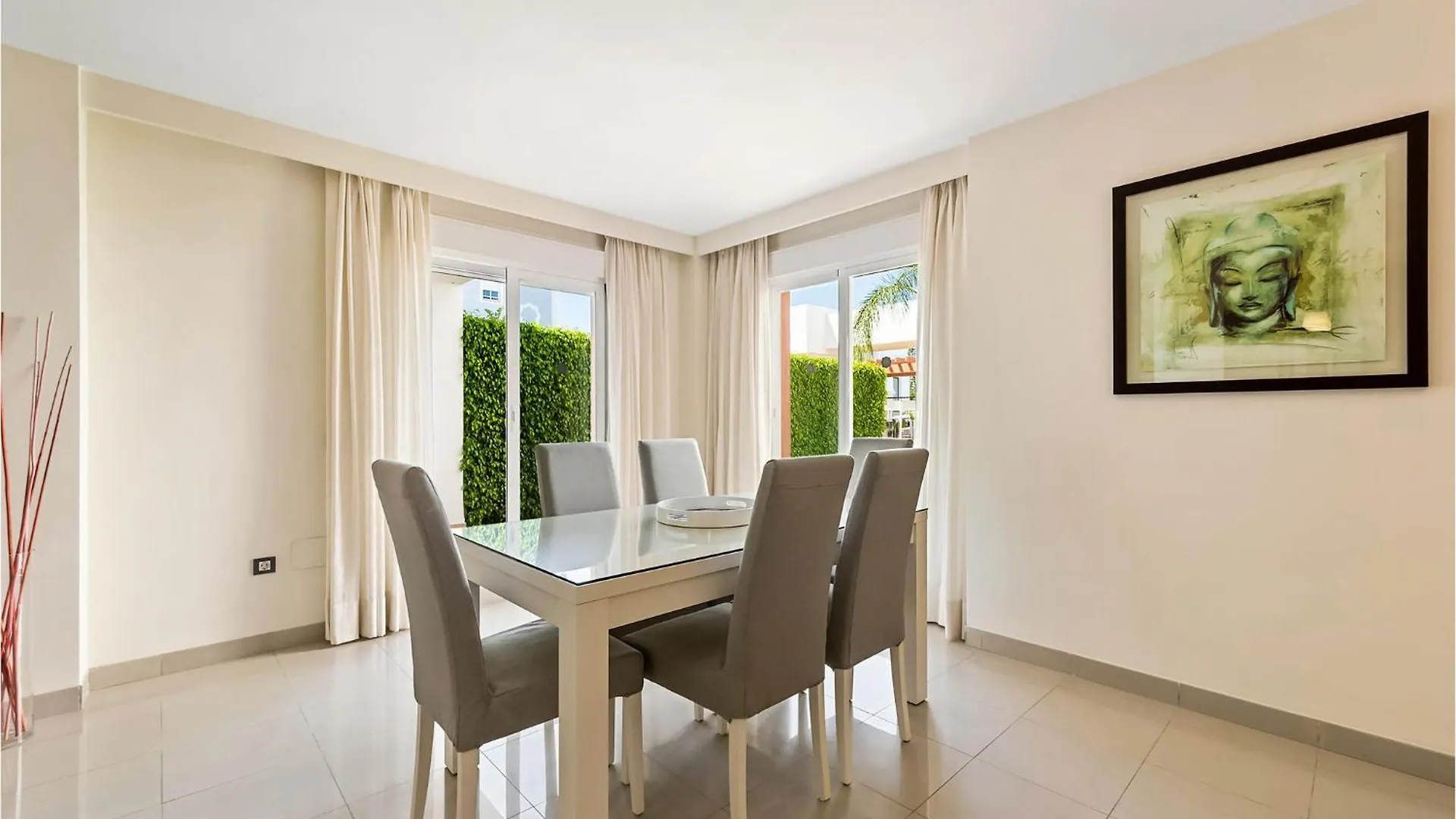 Nice Apartment In Estepona With Wifi